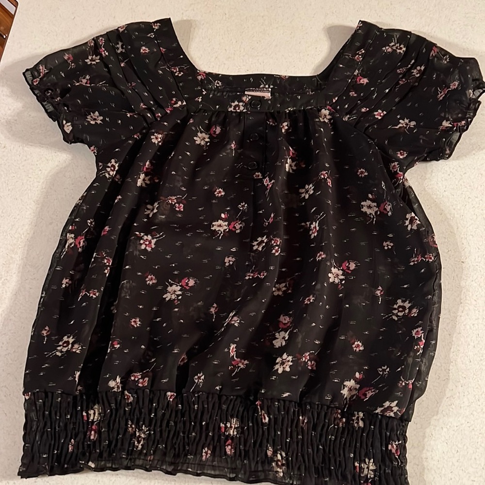 Mossimo short sleeve sheer blouse small
